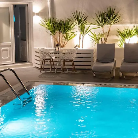Holiday home Fira-cave-sleeps 10-parking-pool-breakfast