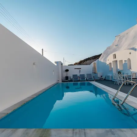 Holiday home Fira-cave-sleeps 10-parking-pool-breakfast Fira (Santorini)