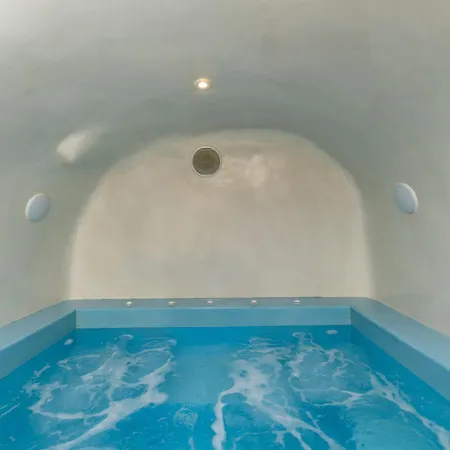 Fira-cave-sleeps 10-parking-pool-breakfast * Fira (Santorini)