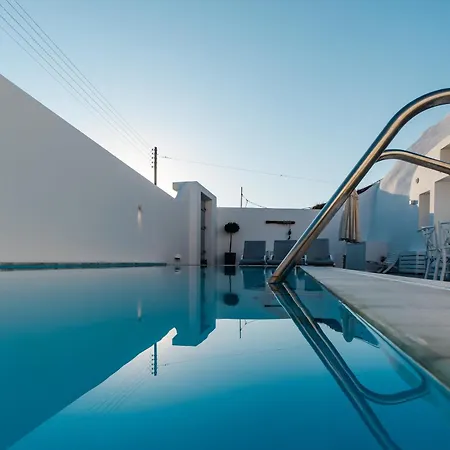 Holiday home Fira-cave-sleeps 10-parking-pool-breakfast Fira (Santorini)